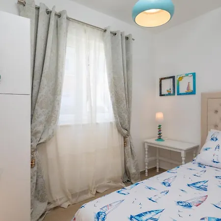 Beachfront Гостевой дом