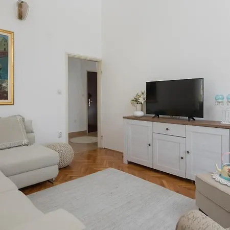 Beachfront 3*