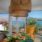 Beachfront 3* Okrug Gornji