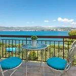 Beachfront 3*