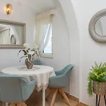 Gostinjska kuća Beachfront 3*