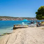 Beachfront Gostinjska kuća