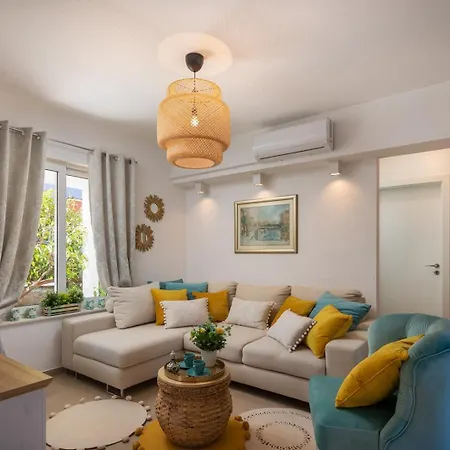 Beachfront Konukevi 3*