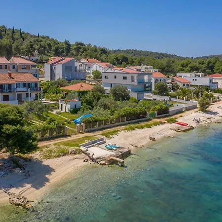 Beachfront 3* Okrug Gornji