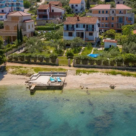 Beachfront Pensjonat Okrug Gornji